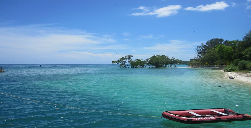 https://d3r8gwkgo0io6y.cloudfront.net/upload/Andaman beach.jpg